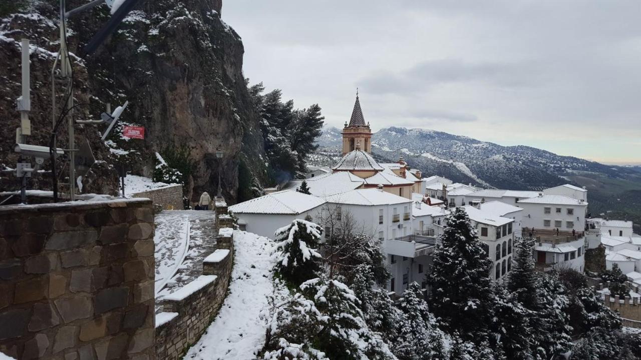Los Estribos Vendégház Zahara De La Sierra Kültér fotó